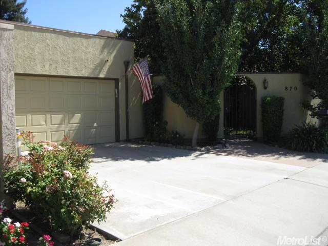 870 Murphy Dr, Turlock, CA 95380 photo 1