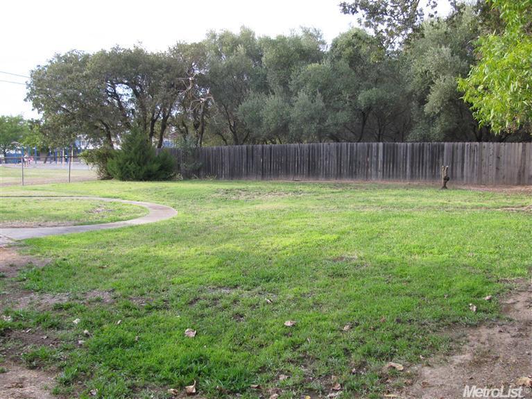6101 Merry Ln, Carmichael, CA 95608 photo 12
