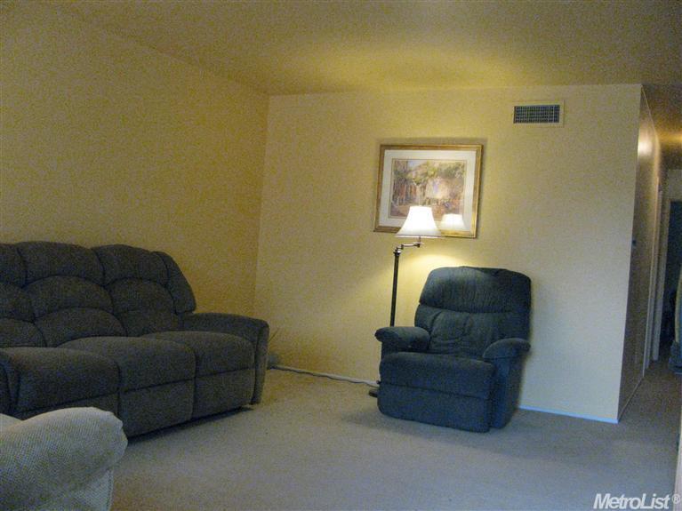 6101 Merry Ln, Carmichael, CA 95608 photo 4