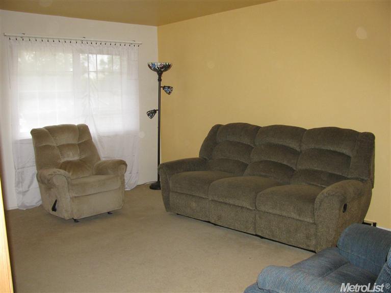 6101 Merry Ln, Carmichael, CA 95608 photo 3