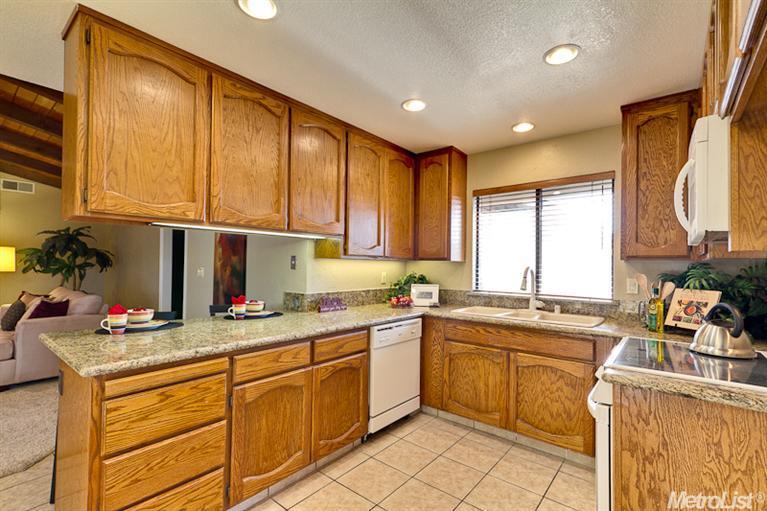 5948 Camray Cir, Carmichael, CA 95608 photo 8