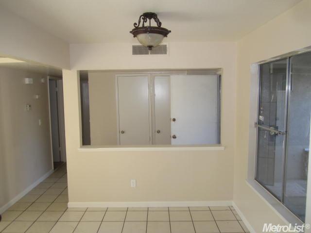 1000 Winepress Ln, Modesto, CA 95351 photo 4