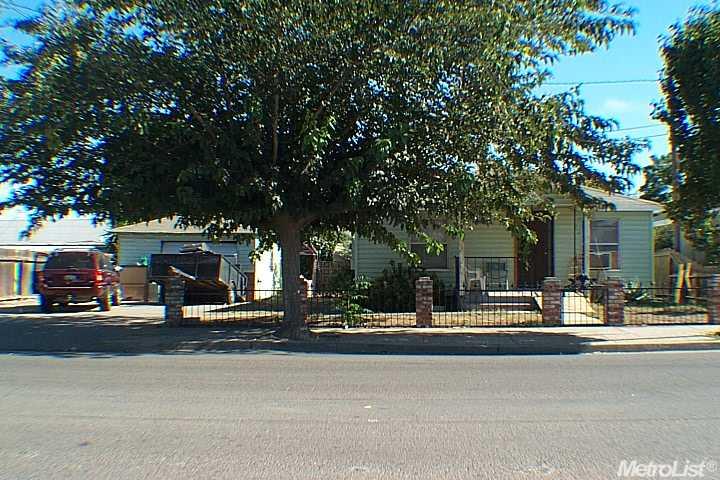 250 E St, Patterson, CA 95363 photo 1
