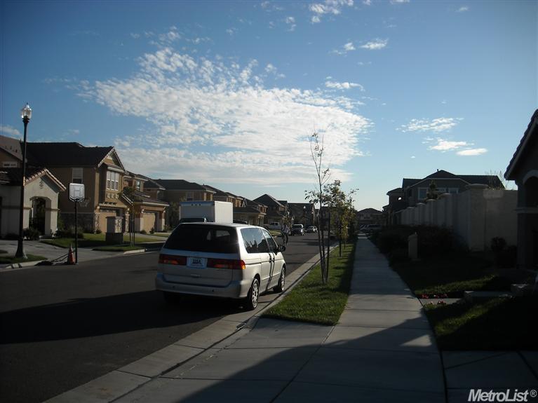 391 Renaissance Ave, Lathrop, CA 95330 photo 9