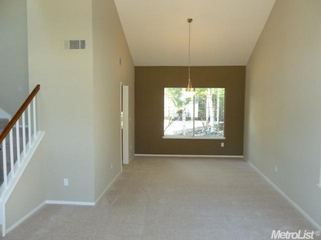 1127 Winters Dr, Manteca, CA 95337 photo 2