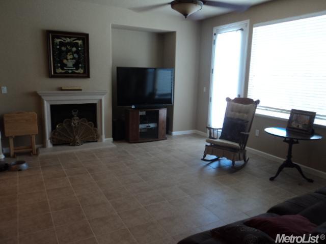 2024 Thomas Taylor Dr, Hughson, CA 95326 photo 3