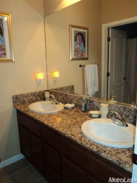 2024 Thomas Taylor Dr, Hughson, CA 95326 photo 8