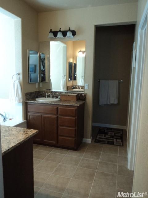 2024 Thomas Taylor Dr, Hughson, CA 95326 photo 14