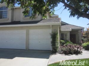 832 Longfellow St, Tracy, CA 95376 photo 2