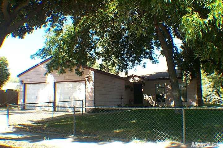 2205 Budd St, Modesto, CA 95350 photo 1