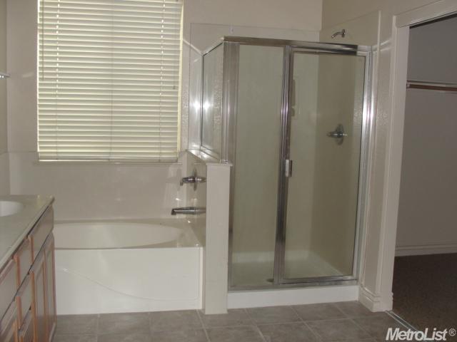 1320 Whispering Wind Dr, Tracy, CA 95377 photo 6
