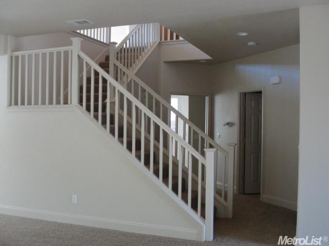 1320 Whispering Wind Dr, Tracy, CA 95377 photo 2