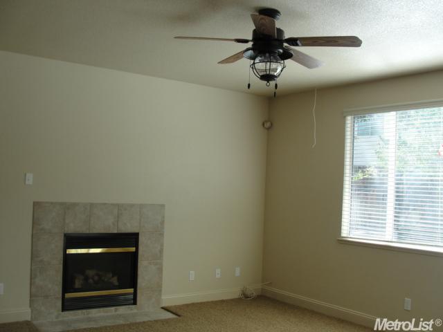 1320 Whispering Wind Dr, Tracy, CA 95377 photo 4