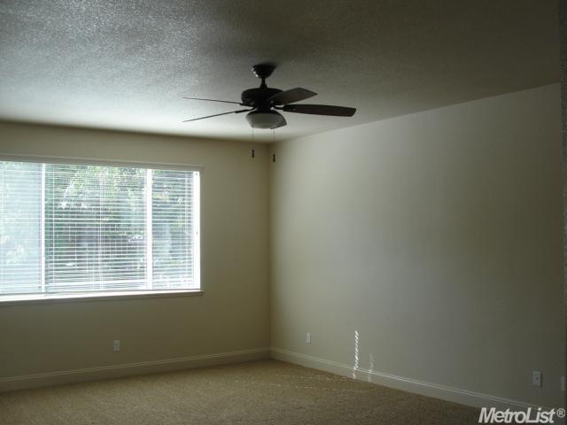 1320 Whispering Wind Dr, Tracy, CA 95377 photo 3
