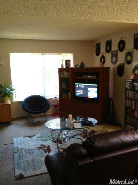 3981 Oak Villa Cir, Carmichael, CA 95608 photo 2