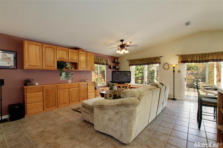 2118 Bearden St, Davis, CA 95618 photo 4
