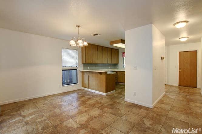 3105 Newport Ter, Davis, CA 95618 photo 5
