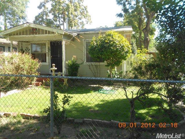 215 Ruberto St, Modesto, CA 95351 photo 1