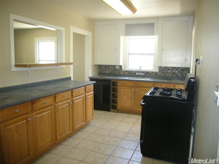 804 N Broadway, Turlock, CA 95380 photo 3