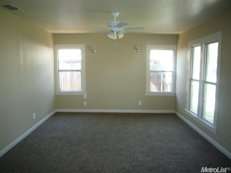 804 N Broadway, Turlock, CA 95380 photo 2