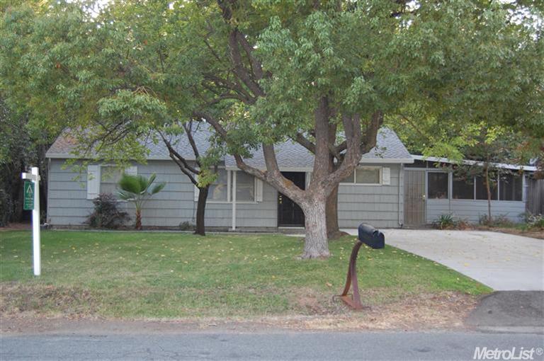 4221 Glenridge Dr, Carmichael, CA 95608 photo 1