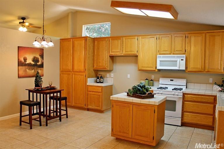 4600 Stuart Pl, Rocklin, CA 95765 photo 3