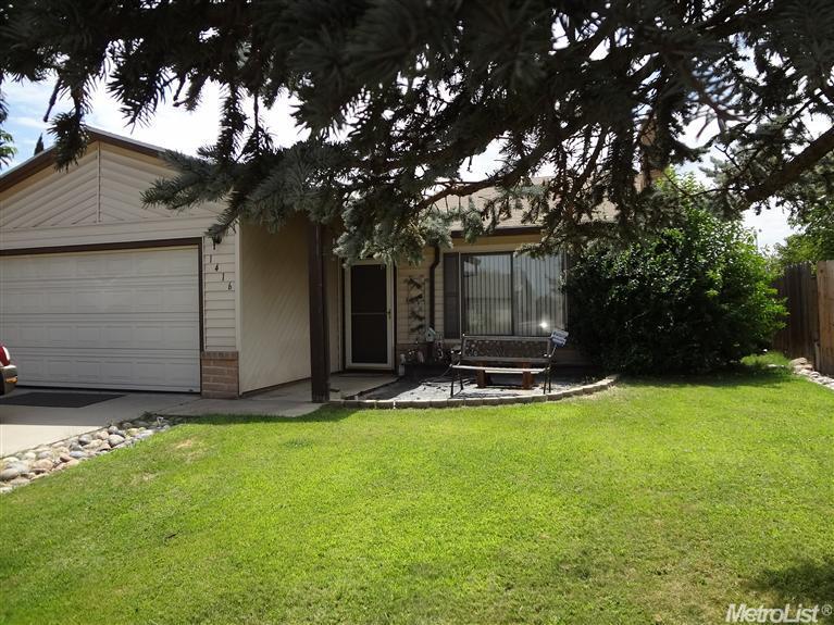 1416 Elena Dr, Ripon, CA 95366 photo 1