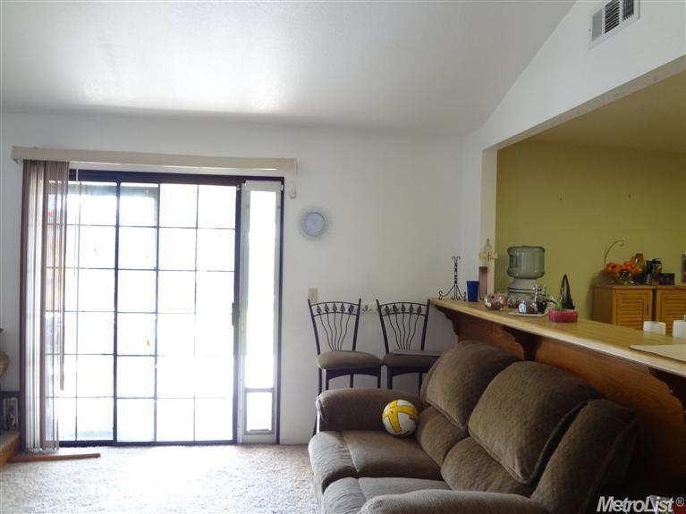 1416 Elena Dr, Ripon, CA 95366 photo 2