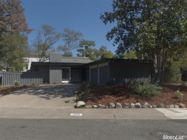 4250 Paradise Dr, Carmichael, CA 95608 photo 2