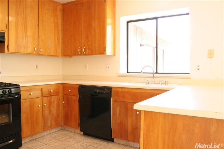 259 W E St, Galt, CA 95632 photo 9