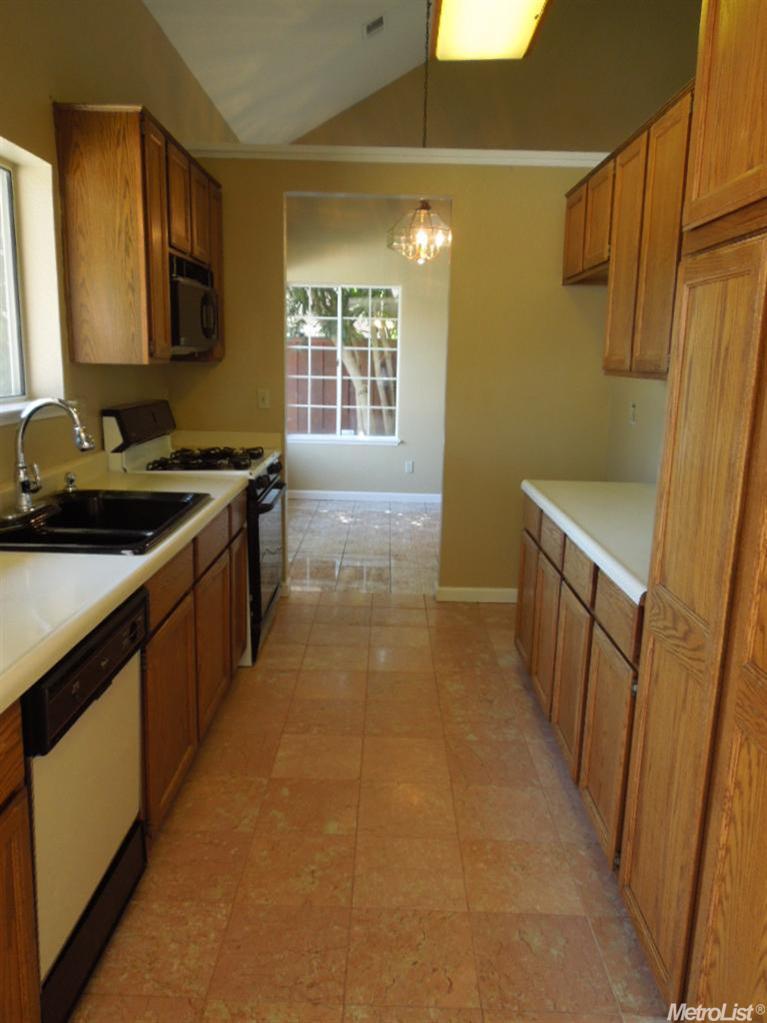 3924 Ridlon Ct, Ceres, CA 95307 photo 5