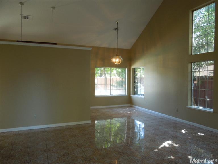3924 Ridlon Ct, Ceres, CA 95307 photo 3