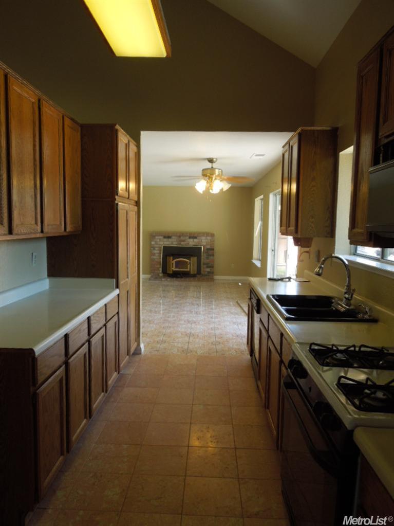 3924 Ridlon Ct, Ceres, CA 95307 photo 6