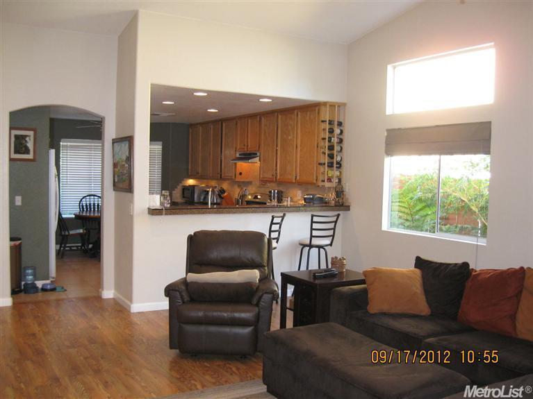 9075 Ducks Pond Way, Elk Grove, CA 95758 photo 7