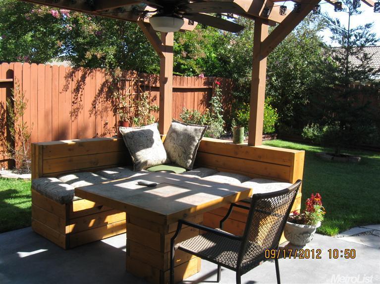 9075 Ducks Pond Way, Elk Grove, CA 95758 photo 17