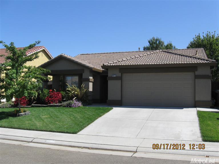 9075 Ducks Pond Way, Elk Grove, CA 95758 photo 2