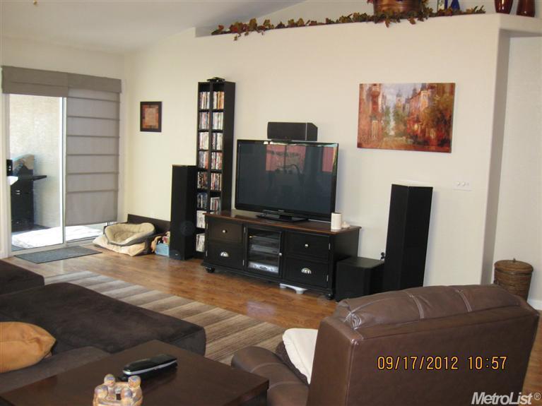 9075 Ducks Pond Way, Elk Grove, CA 95758 photo 8