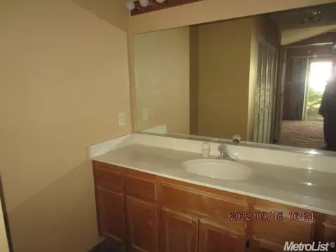 3136 Honey Bee Ct, Modesto, CA 95356 photo 9