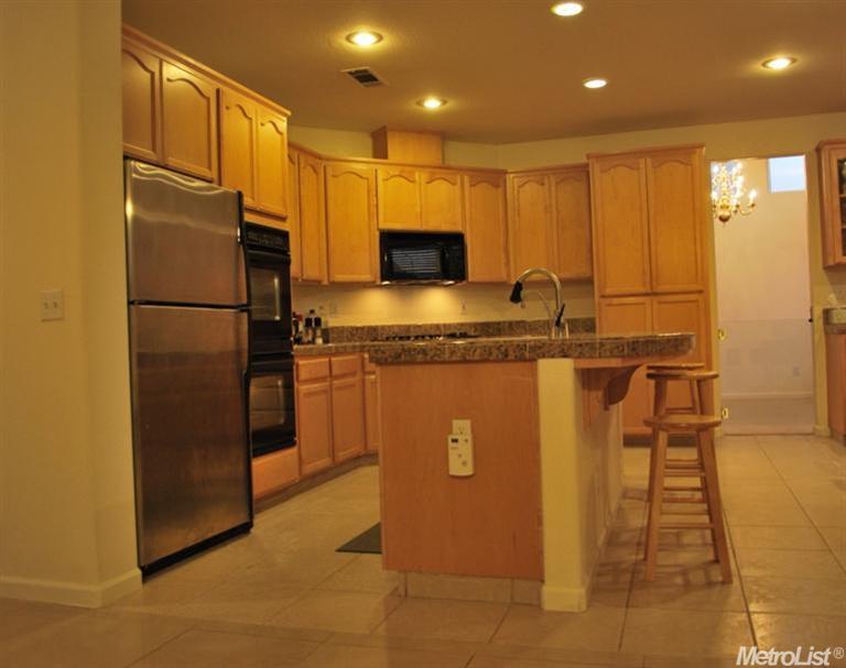 2040 Lugano Ct, Manteca, CA 95337 photo 3