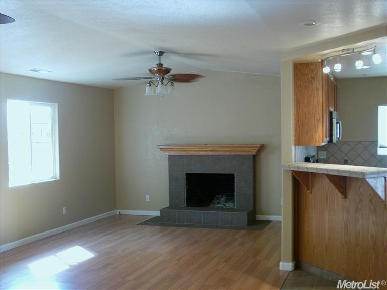 2740 Adrian St, Turlock, CA 95382 photo 3