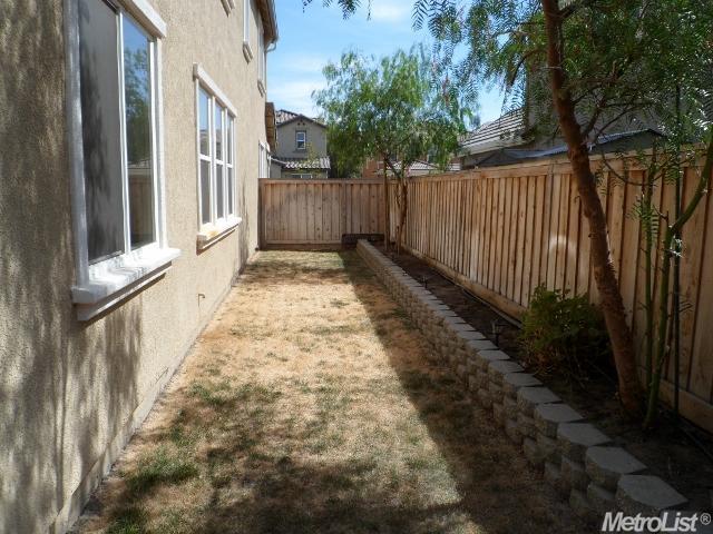 385 Craftsman Dr, Lathrop, CA 95330 photo 23