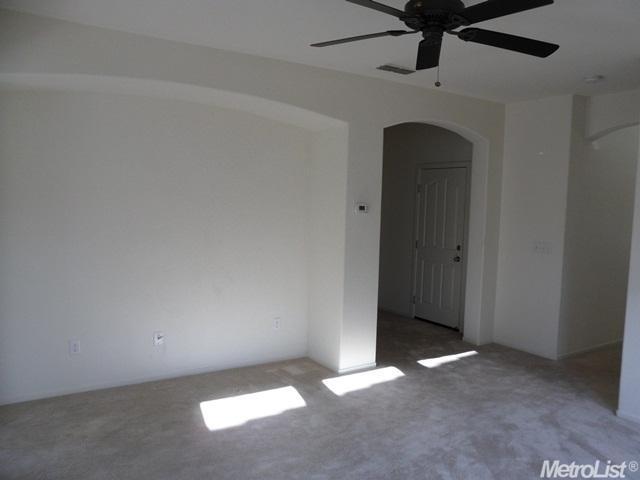 385 Craftsman Dr, Lathrop, CA 95330 photo 6