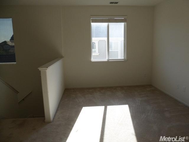 385 Craftsman Dr, Lathrop, CA 95330 photo 8