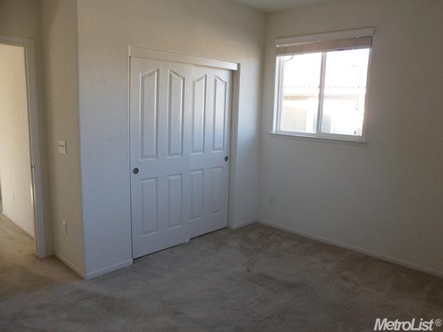 385 Craftsman Dr, Lathrop, CA 95330 photo 16