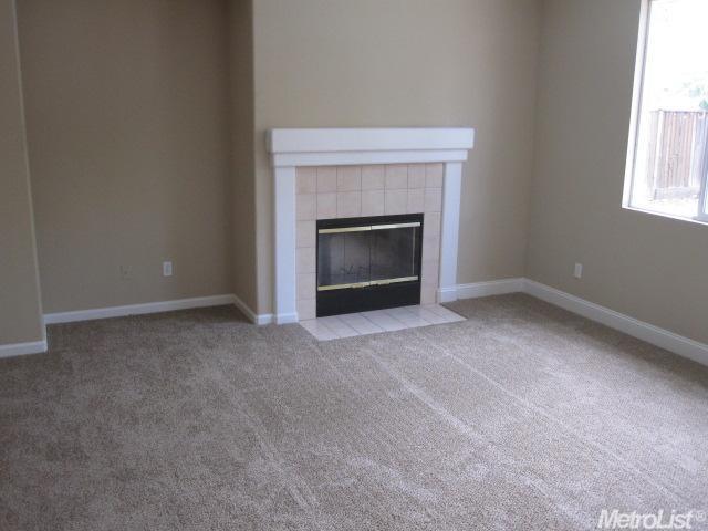 889 Alpina Ct, Tracy, CA 95376 photo 4