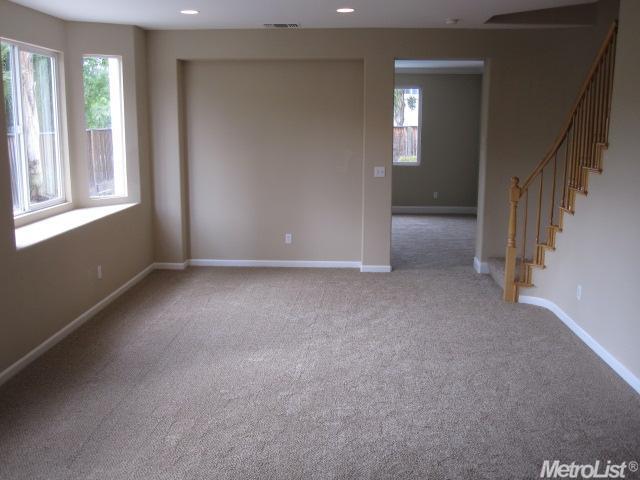 889 Alpina Ct, Tracy, CA 95376 photo 3