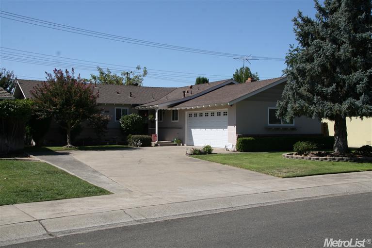 1034 Mason St, Lodi, CA 95242 photo 1