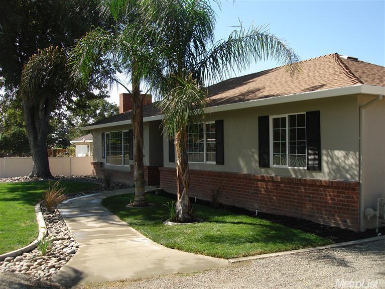 1217 Yellowstone Ave, Modesto, CA 95358 photo 2