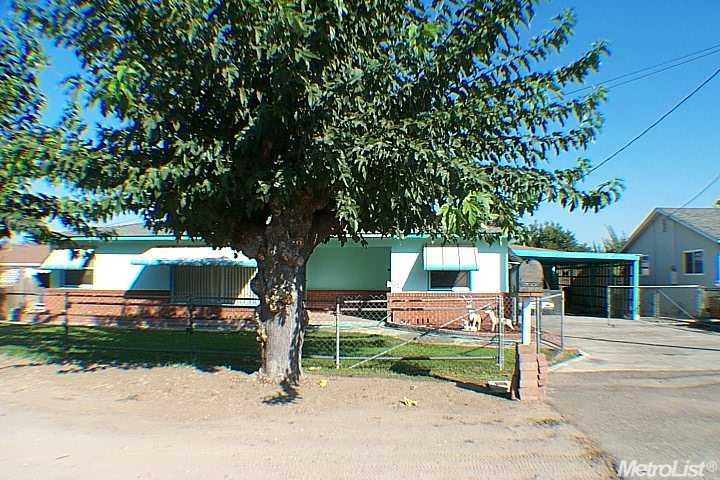 1925 Paradise Rd, Modesto, CA 95358 photo 1