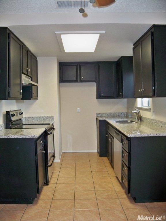 3012 Snowberry Ln, Modesto, CA 95354 photo 2